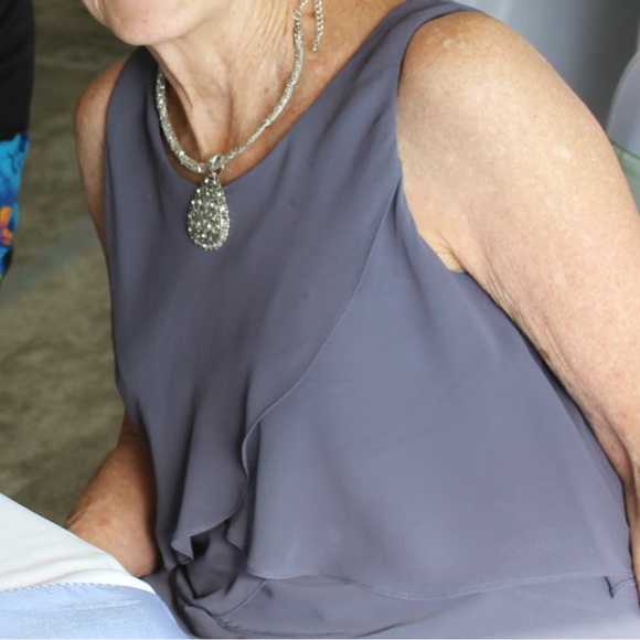 Lovely flattering chiffon dress L37 1/4, bust 36 , hip 40. Ex cond worn once - Picture 2 of 2